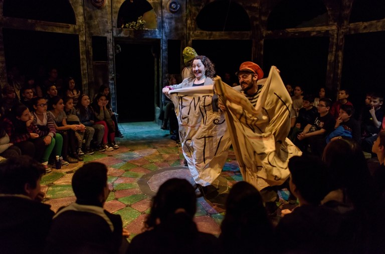 Teatre familiar d'Optimistl: MOMO XXVIIIè Aniversari de l'Associació