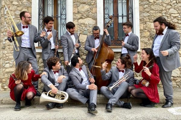 Sardanes amb la Cobla Bisbal Jove