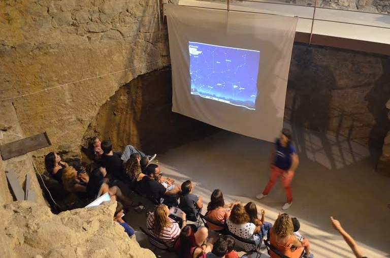 Nit d'estrelles al Castell de la Trinitat