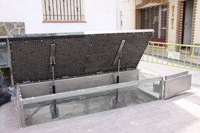 Accés refugi Plaça de la Pau 