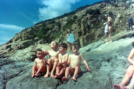 Amb els germans a la platja de l'Almadrava