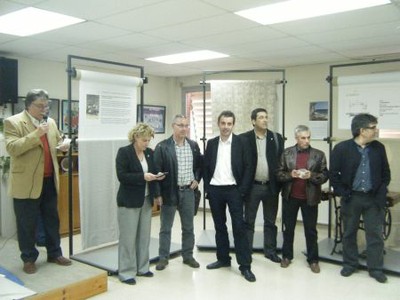 Exposició Transformacions cosides a màquina. Abril 2009 