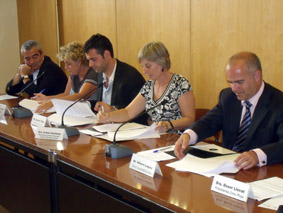 Signatura acord microcrèdits