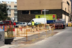 Obres soterrament contenidors Riera