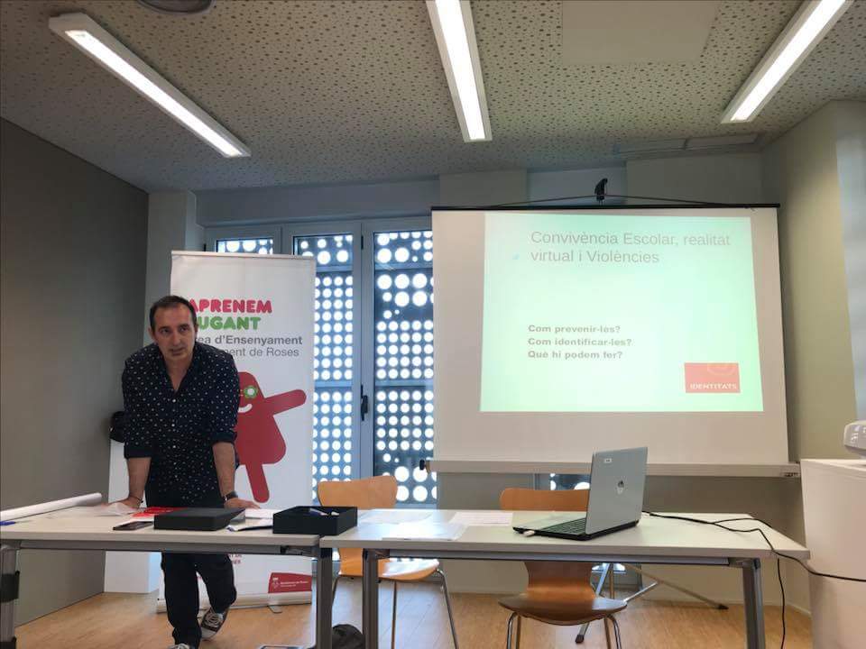 Xerrada sobre l'assetjament en l'àmbit escolar