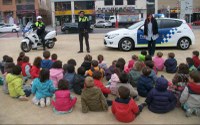 Visita de la Policia Local als alumnes de la llar d'infants "El Franquet"