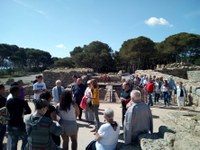 Alumnes de català i parelles lingüístiques visiten el MAC Empúries i el MASLE de l’Escala