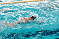 Campus d’anglès i natació sincronitzada i cursos de natació, propostes de la Piscina de Roses per a l’estiu