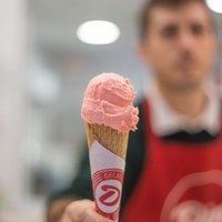 Del 7 al 27 de juny, Roses torna a premiar els clients dels seus comerços amb gelats 