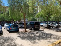 Es prohibeix l’aparcament a la plaça Josep Tarradellas arran de la denúncia d’un empresari de Roses