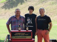 Guillem Camós recull el premi del Duel de Guitarres a la Ciutadella de Roses