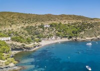 Instal·lació de les boies d’abalisament de les zones de bany a les cales i platges del municipi