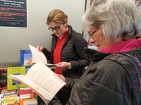 Intercanvi de llibres, lectures i llegendes, jocs de llengua i cultura catalana, eixos d’aquest Sant Jordi a l’Oficina de Català de Roses  
