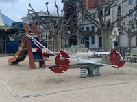 La Policia Local de Roses adverteix 64 persones i denuncia 12 per desobeir el confinament 