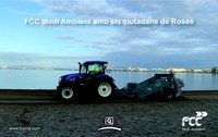 Les platges de Roses milloren la neteja de sorra amb noves màquines garbelladores