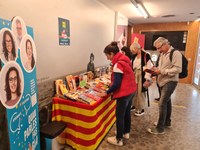 Per Sant Jordi, intercanvi de llibres obert a tothom a l'Oficina de Català de Roses