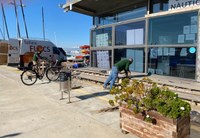 Port de Roses realitza tasques de reparació i manteniment a l’accés de l’edifici del GEN Roses