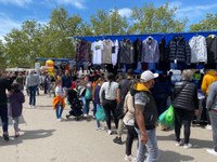 Roses inicia un estudi dels hàbits de compra al mercat no sedentari dels diumenges per planificar el seu futur