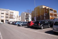 Tancat l’accés a l’aparcament del mercat de fruita i verdura, de diumenge a dimarts